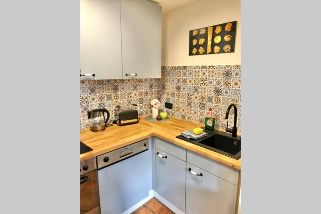 Apartment Zum Goldenen Lowen Inkl. Parkplatz & Wlan Érfurt Exterior foto